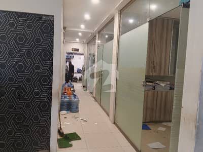 08 MARLA COMMERCIAL FLOOR WITH LIFT AVAILABLE FOR RENT