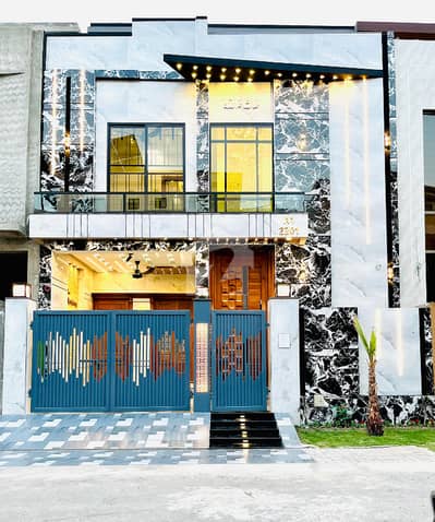 05 Marla designer house for sale in Central Park Lahore prime location best investment opportunity