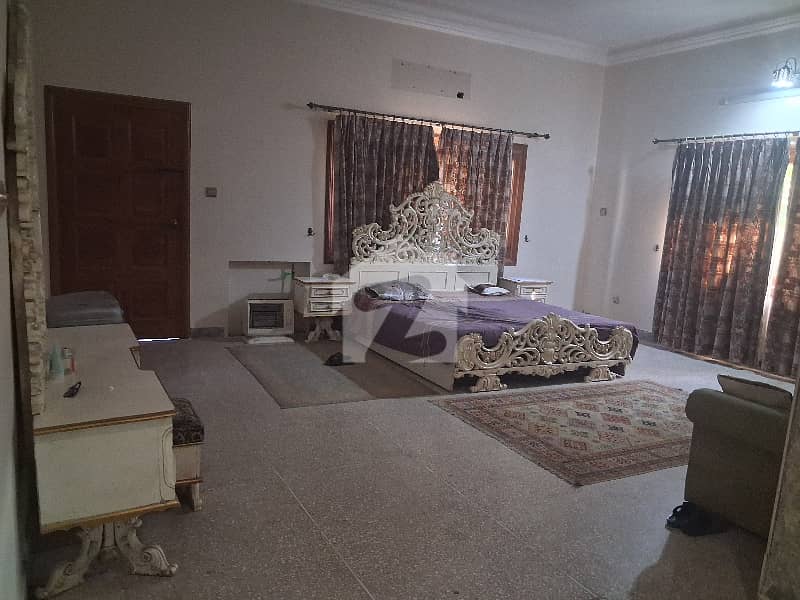 F-10/3 733 Square Yards House Huge Extra Land F-10/3 733 Square Yards House Huge Extra Land