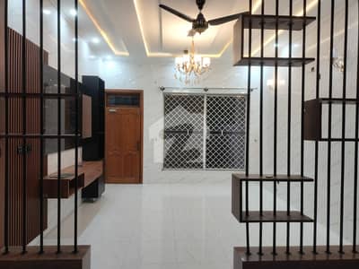 جی ۔ 11 اسلام آباد میں 7 کمروں کا 14 مرلہ مکان 4.9 لاکھ میں کرایہ پر دستیاب ہے۔