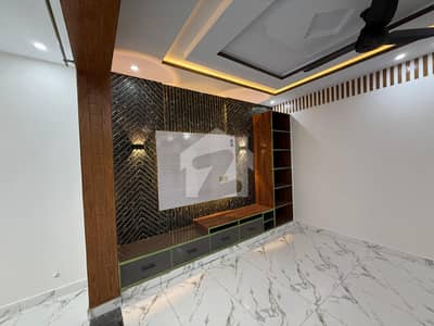 10 Marla Triple Story House For Sale in 4.25 crore