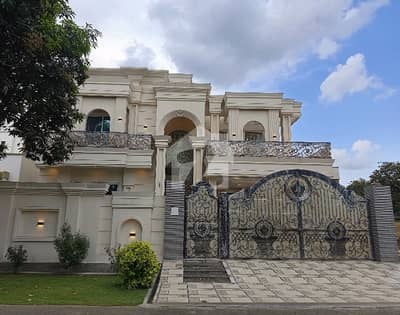 On Excellent Location House Of 1 Kanal In Canal View - Sector 3 For sale