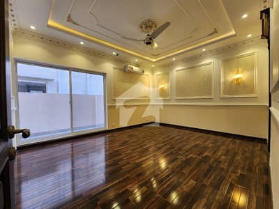 10 MARLA LOWER PORTION WITH (GAS WAPDA) 3 BED WITH ATTACHED BATHS AVAILABLE FOR RENT