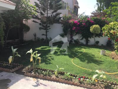 ڈی ایچ اے فیز 5 ڈی ایچ اے ڈیفینس,کراچی میں 6 کمروں کا 1 کنال مکان 15.5 کروڑ میں برائے فروخت۔