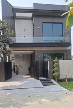 BRAND NEW 5 MARLA HOUSE FOR SALE DHA 9 TOWN BRAND NEW 5 MARLA HOUSE FOR SALE DHA 9 TOWN