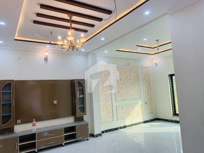 5 MARLA FACING PARK MOST LUXURY HOUSE AT PARK VIEW AVAILABLE FOR SALE