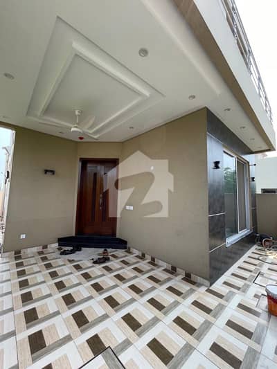 10 Marla Ultra Modern & Luxurious House In Royal Orchid Multan