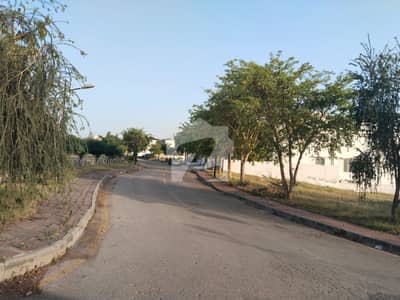 ڈی ایچ اے فیز 1 - سیکٹر ایف ڈی ایچ اے ڈیفینس فیز 1,ڈی ایچ اے ڈیفینس,اسلام آباد میں 1 کنال رہائشی پلاٹ 3.95 کروڑ میں برائے فروخت۔ ڈی ایچ اے فیز 1 - سیکٹر ایف ڈی ایچ اے ڈیفینس فیز 1,ڈی ایچ اے ڈیفینس,اسلام آباد میں 1 کنال رہائشی پلاٹ 3.95 کروڑ میں برائے فروخت۔