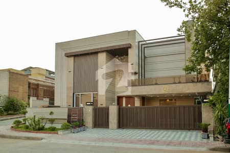بحریہ ٹاؤن فیز 7 بحریہ ٹاؤن راولپنڈی,راولپنڈی میں 5 کمروں کا 1 کنال مکان 22.75 کروڑ میں برائے فروخت۔