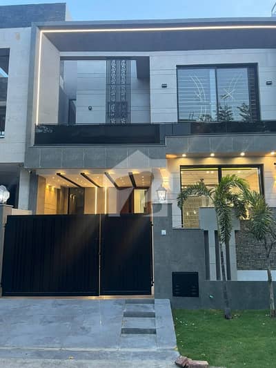 7 Marla Brand New House For Sale In Lake City