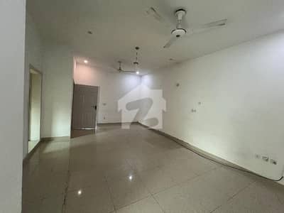 Bahria Enclave Sector C1 10 Marla Upper portion For Rent
