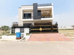 8 MARLA HOUSE AVAILABLE FOR RENT