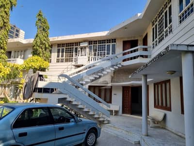 سندھی مسلم سوسائٹی - بلاک بی ایس ایم سی ایچ ایس ۔ سندھی مسلم سوسائٹی,جمشید ٹاؤن,کراچی میں 10 کمروں کا 2 کنال مکان 30.0 کروڑ میں برائے فروخت۔ سندھی مسلم سوسائٹی - بلاک بی ایس ایم سی ایچ ایس ۔ سندھی مسلم سوسائٹی,جمشید ٹاؤن,کراچی میں 10 کمروں کا 2 کنال مکان 30.0 کروڑ میں برائے فروخت۔