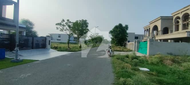 Reasonable Price a Peace of Land Peace of Mind Plot - Back 100' Road Walking Distance Park Market - Cover By Levish Villas