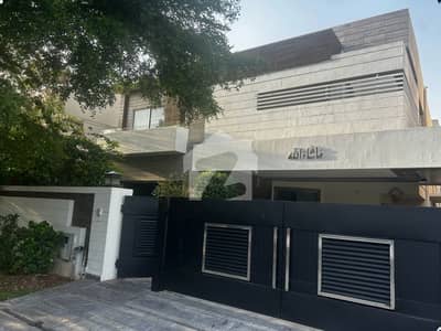 1 KANAL ELEGANT AND FULLY MAINTAINED SUPER HOT LOCATED BUNGALOW IS AVAILABLE IN THE BEST BLOCK OF DHA LAHORE | ACs Installed