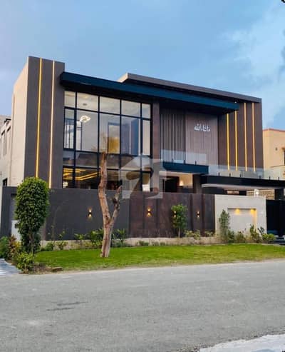 23 MARLA ELEGANT AND FULLY MAINTAINED SUPER HOT LOCATED BUNGALOW IS AVAILABLE IN THE BEST BLOCK OF DHA LAHORE