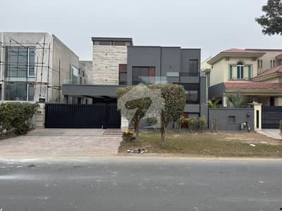 1 KANAL ELEGANT AND FULLY MAINTAINED SUPER HOT LOCATED BUNGALOW IS AVAILABLE IN THE BEST BLOCK OF DHA LAHORE