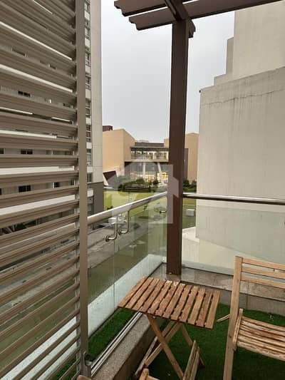 One Bed With Balcony In Penta Square