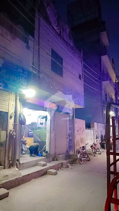 پِیر کالونی لاہور میں 1 کمرے کا 1 مرلہ دکان 96.0 لاکھ میں برائے فروخت۔