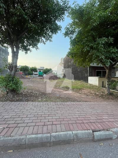 8 Marla best prime location plot available for sale in bahria enclave Islamabad 8 Marla best prime location plot available for sale in bahria enclave Islamabad