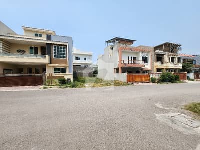 7 Marla Excellent Level Plot Available for Sale
