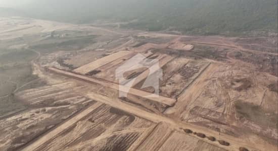 مارگلہ انکلیو مارگلہ ایونیو,اسلام آباد میں 1 کنال رہائشی پلاٹ 5.6 کروڑ میں برائے فروخت۔