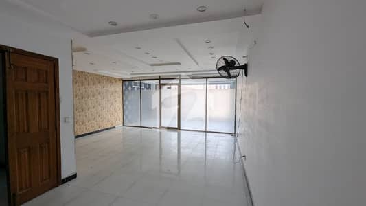 4 MARLA COMMERCIAL HALL FOR RENT IN PARAGON CITY WITH PARTITION