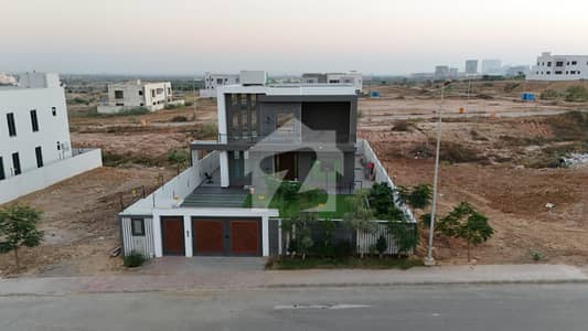 1000 Sq Yd 120ft AVENUE FACING Plot For Sale Precinct-17, Bahria Town Karachi Just 3 Mins Drive from Main Gate, Near Jinnah Avenue & Close to Theme Park | Ideal for Residence or Investment.