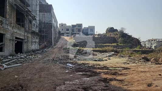 بنی گالہ اسلام آباد میں 1 کنال رہائشی پلاٹ 2.0 کروڑ میں برائے فروخت۔