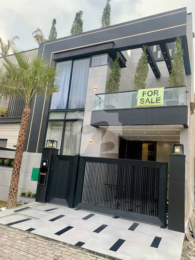 5 Marla Brand New Luxurious Designer House For Sale