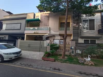 ڈریم گارڈنز فیز 1 ڈریم گارڈنز,ڈیفینس روڈ,لاہور میں 6 کمروں کا 8 مرلہ مکان 3.5 کروڑ میں برائے فروخت۔