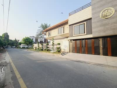 پیپلز کالونی نمبر 1 فیصل آباد میں 10 مرلہ رہائشی پلاٹ 3.5 کروڑ میں برائے فروخت۔