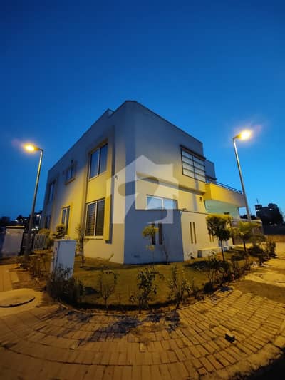 10 Marla house available for rent awais block
