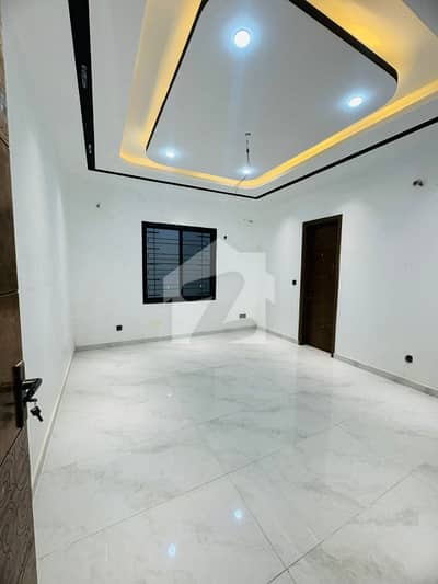 Prime Location House Of 250 Square Yards For sale On Khalid Bin Walid Road