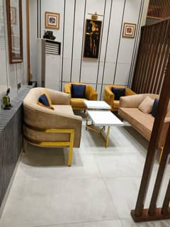 Beautiful 4 Bed Drawing Lounge Corner Facing Apartment
