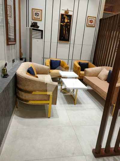 Beautiful 4 Bed Drawing Lounge Corner Facing Apartment
