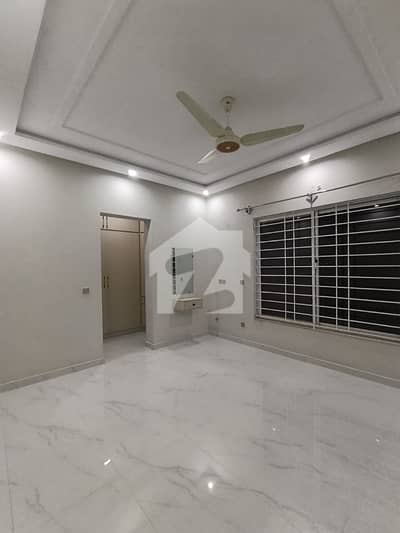 10 Marla Designer House Slightly Used In Very Good Condition At Very Prime Location Walking Distance From Park And Masjid