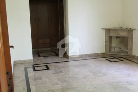 F 11/4 500 Sq Yd House For Sale