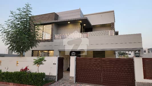 Bahria Hills, 500sq Yds Ultra Lavish Brand New Villa For Sale, 5Bed 6Bath Wallpaper And Chandlers Installed, Back To Flag Pole Midway Facing Near By Gate West Open Prime Location Near My Masjid Park &Amp; Cinema Only 5 Mints Drive From Main Gate Of BTK