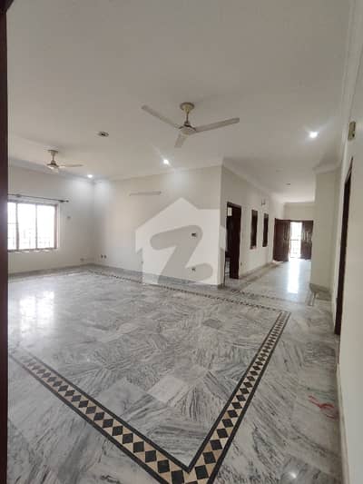 14 Marla Ground Portion Available For Rent