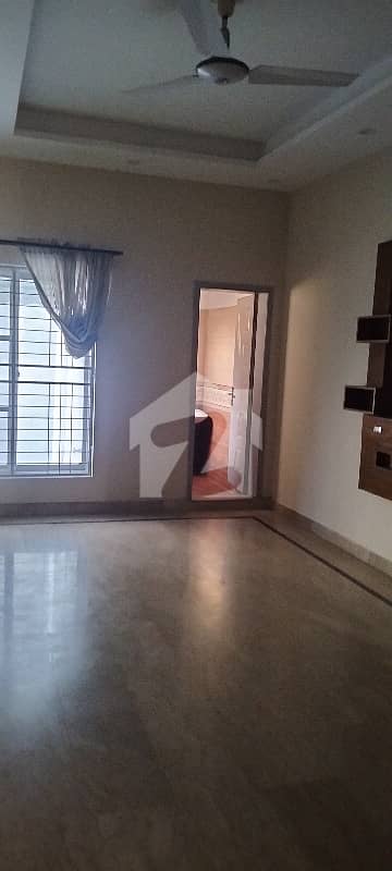 In Gulberg 3 Portion For Rent 10 Marla Upper Portion In Gulberg 3 Portion For Rent 10 Marla Upper Portion