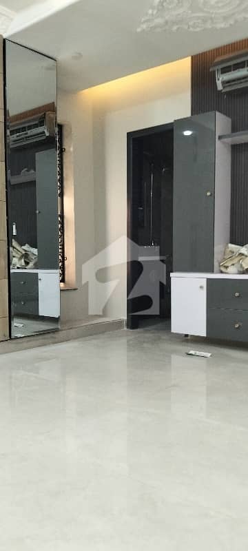 Ground Floor Good Location Gulberg 3 Sailant Office K Liya Ideal