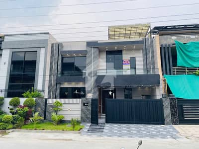 10 Marla Modern House For Sale In Lahore 10 Marla Modern House For Sale In Lahore