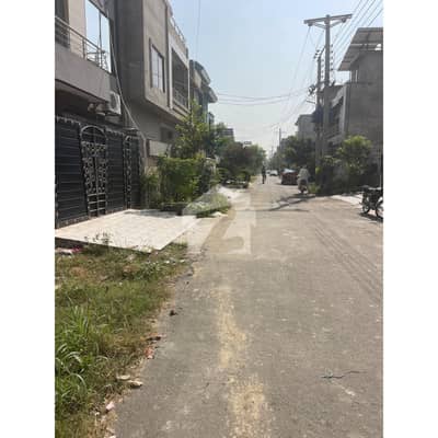 5 Marla Plot For Sale In Hot Location