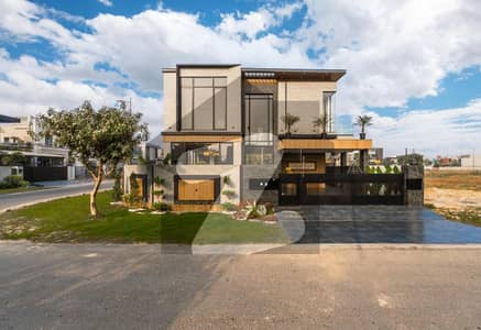 1 Kanal Top Quality Build Luxurious Beautiful Modern Design Villa With Basement For Sale In DHA Lahore Phase 6 Near Park And Raya Golf Club
