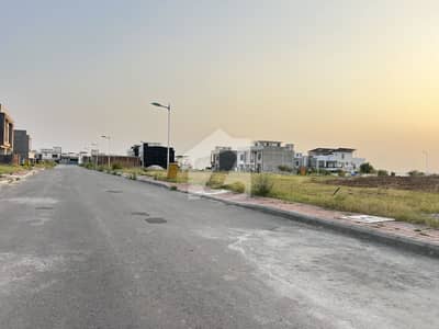 بحریہ ٹاؤن فیز 8 ۔ بلاک ایل بحریہ ٹاؤن فیز 8,بحریہ ٹاؤن راولپنڈی,راولپنڈی میں 5 مرلہ رہائشی پلاٹ 65.0 لاکھ میں برائے فروخت۔