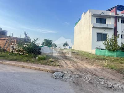 Front Open View Double Height Excellent Plot For Sale