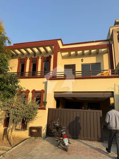 بحریہ ٹاؤن فیز 8 ۔ عثمان بلاک بحریہ ٹاؤن فیز 8 ۔ سفاری ویلی,بحریہ ٹاؤن فیز 8,بحریہ ٹاؤن راولپنڈی,راولپنڈی میں 7 مرلہ مکان 2.0 کروڑ میں برائے فروخت۔