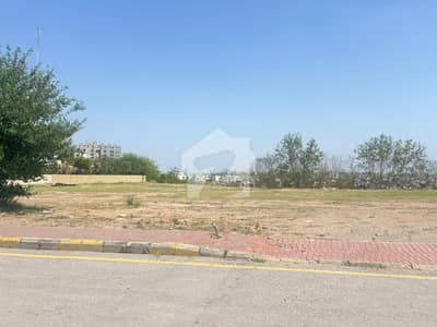 Kanal Back Open View 37 Marla Plot