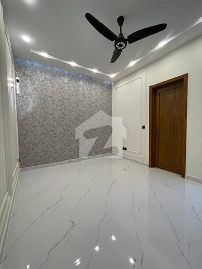 5 Marla Slightly Used House Available For Sale In Formanites Housing Scheme 5 Marla Slightly Used House Available For Sale In Formanites Housing Scheme